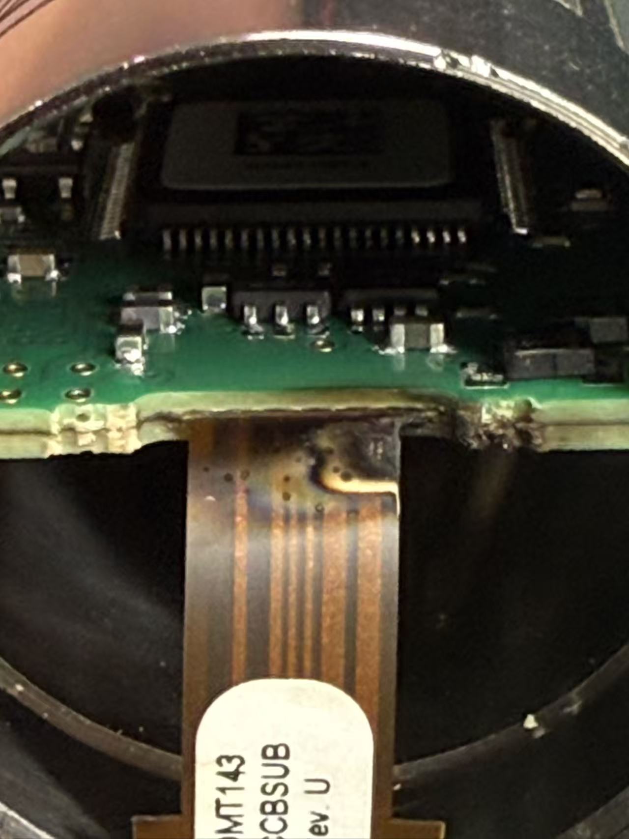 维萨拉露点仪DMT143电路板烧黑的可能原因？